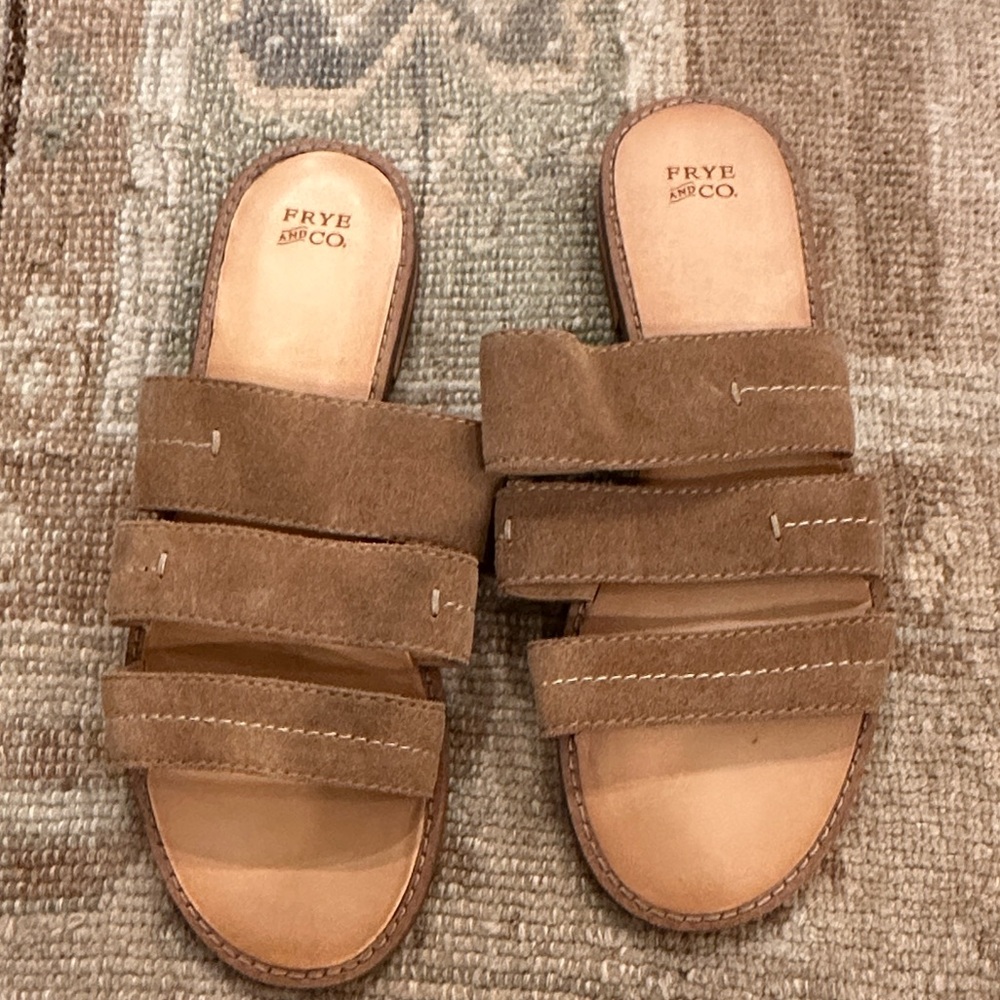 Frye and Co women’s suede sandal